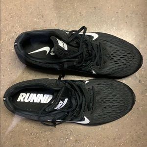 Nike Zoom Winflow 5 running shoes